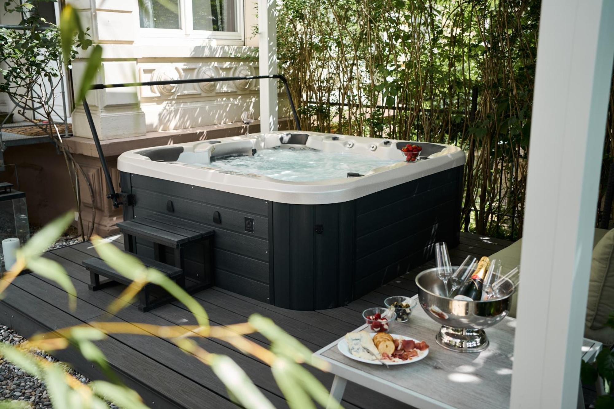 Historical Luxury Homes - Stadtvilla Mit Jacuzzi Und Garten Фрайбург-у-Брайсгау Екстер'єр фото